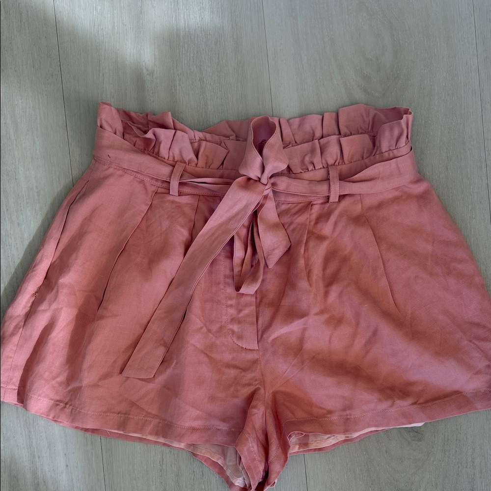Tularosa paper bag  Ruffle Waist Women's Shorts